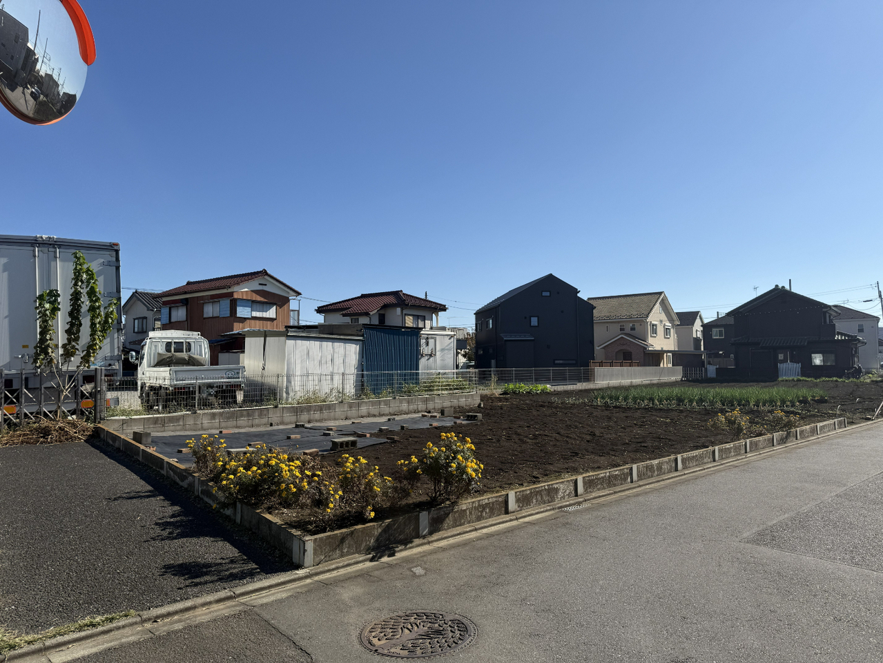 【前面道路含む現地】全6区画。新たな街並みの誕生です。
