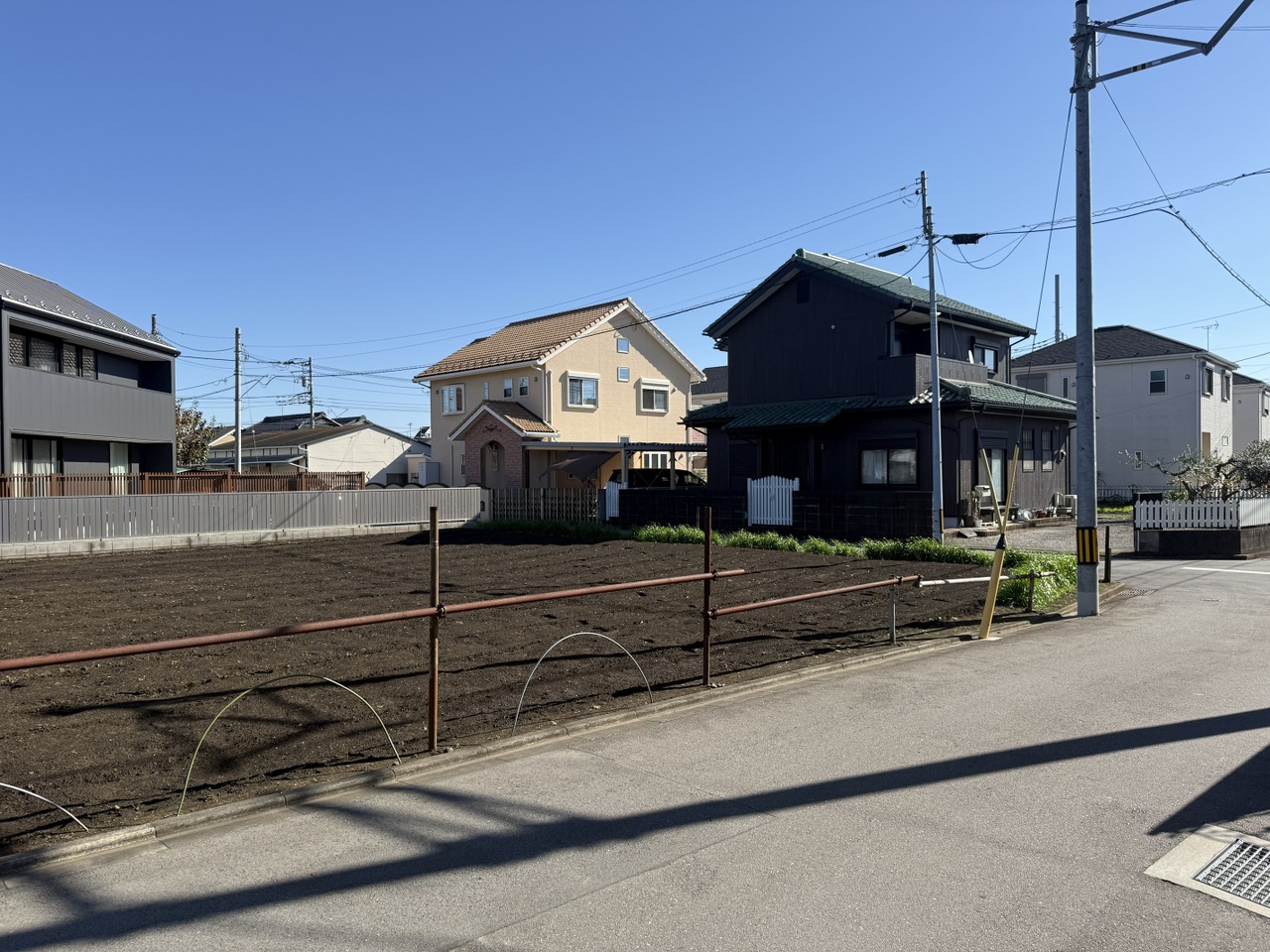 【現地土地写真】JR相模線「上溝」駅まで徒歩33分、神奈川中央交通バス「田名バスターミナル」停まで徒歩5分です。大通りへのアクセスも良好です。
