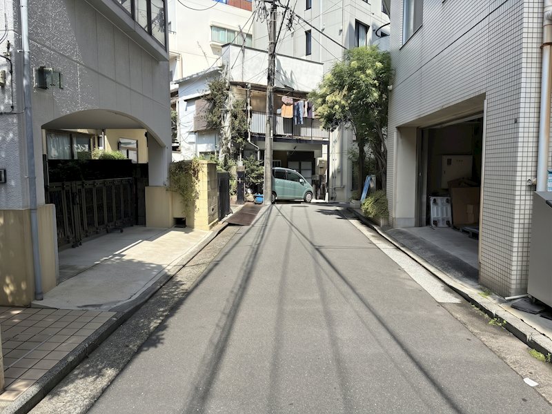 鶴見駅からわずか徒歩5分という利便性の高い落ち着いた街並み。前面道路は整っており、敷地面積はゆ・・・