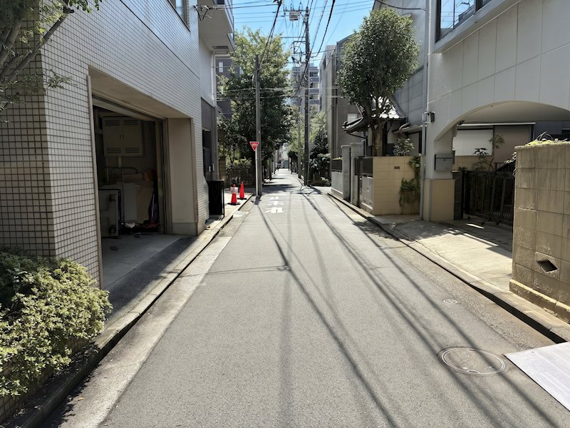 鶴見駅からわずか徒歩5分という利便性の高い落ち着いた街並み。前面道路は整っており、敷地面積はゆ・・・