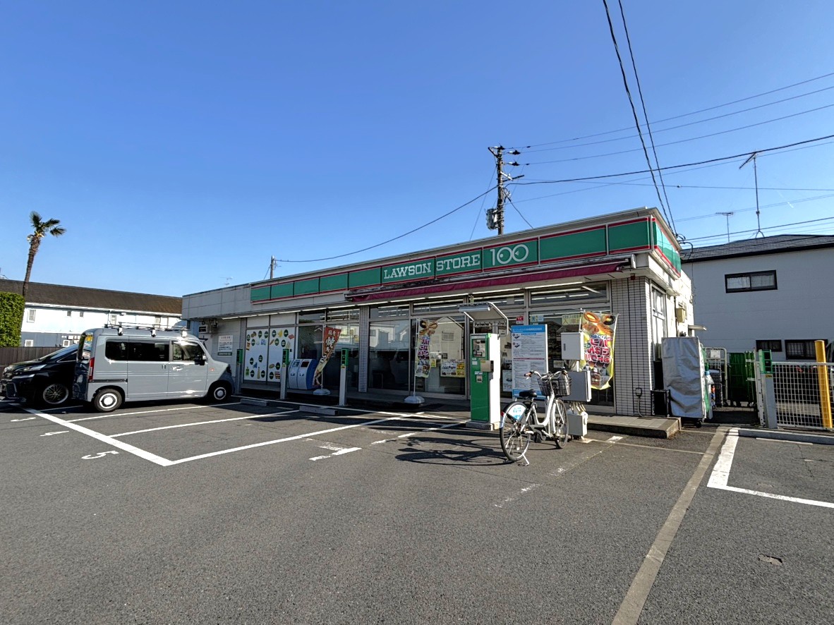 【ローソンストア100相模原田名望地店】徒歩8分。酒類・たばこなどの取り扱いがあります。駐車場があり、お車でお出かけの際に立ち寄ることができます。24時間営業。