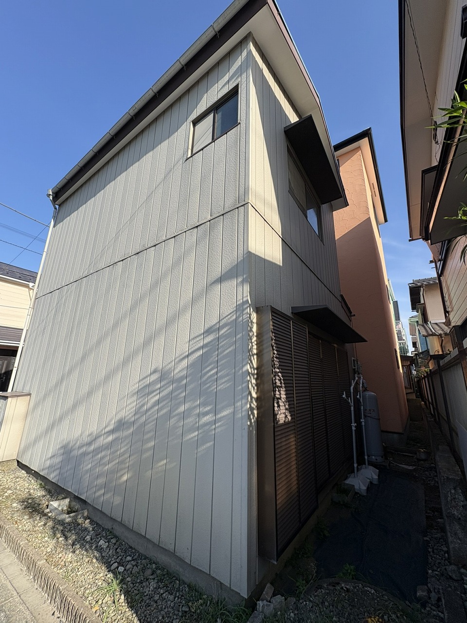 【現地】コンビニ・スーパー・ドラッグストアが徒歩10分圏内に位置する、暮らしやすい住環境。毎日のお買い物にも利用しやすいです。