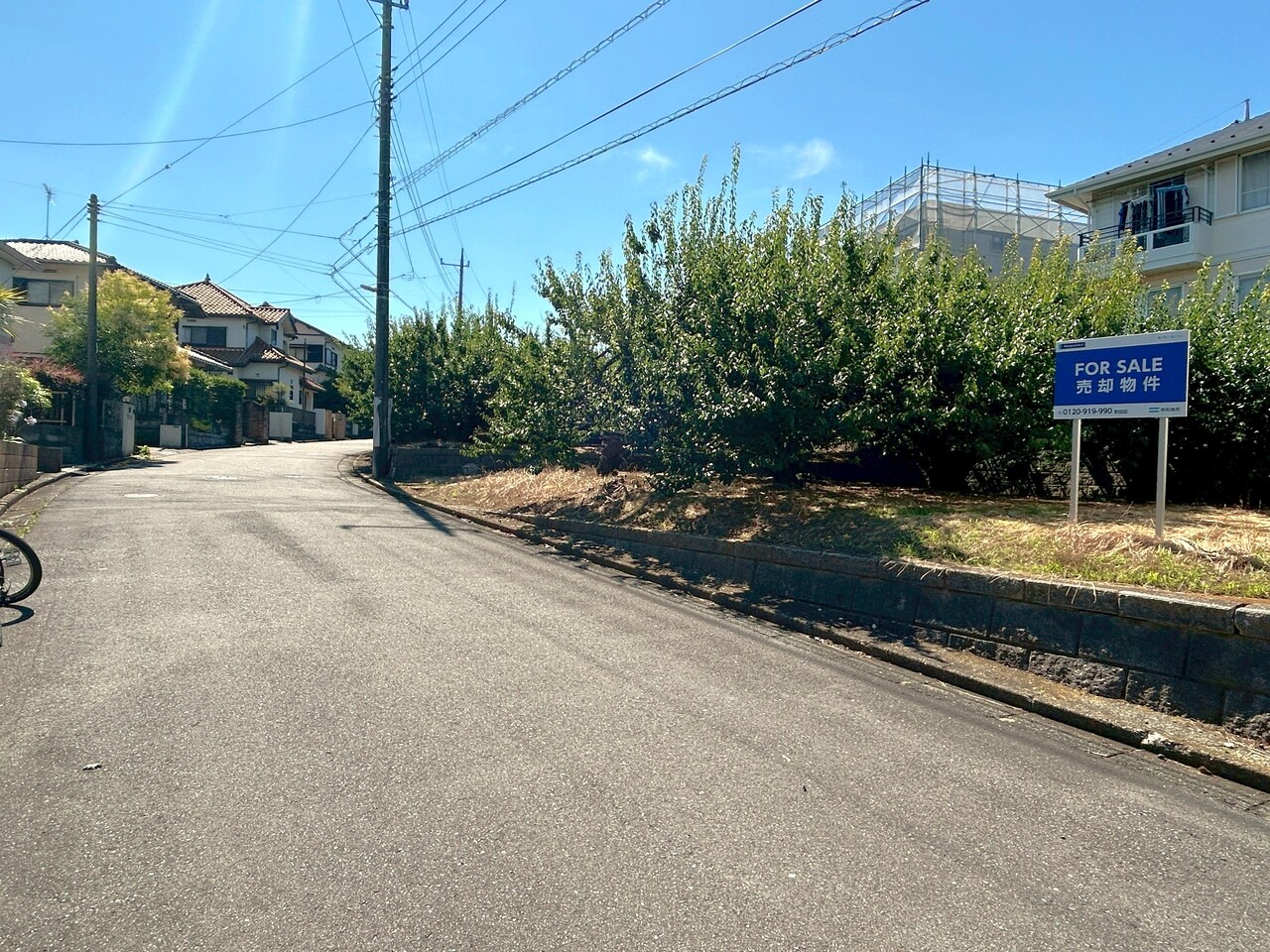 【前面道路含む現地写真】敷地条件を活かしながら、将来を見据えた間取りなど、ライフスタイルに合わせた幅広いプランをご検討いただけます。