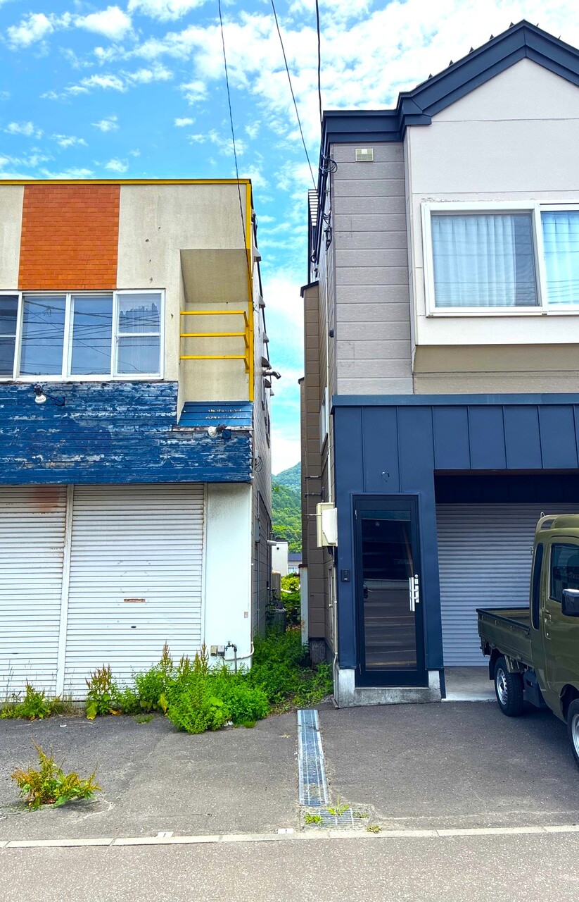 南西側隣地境界線
