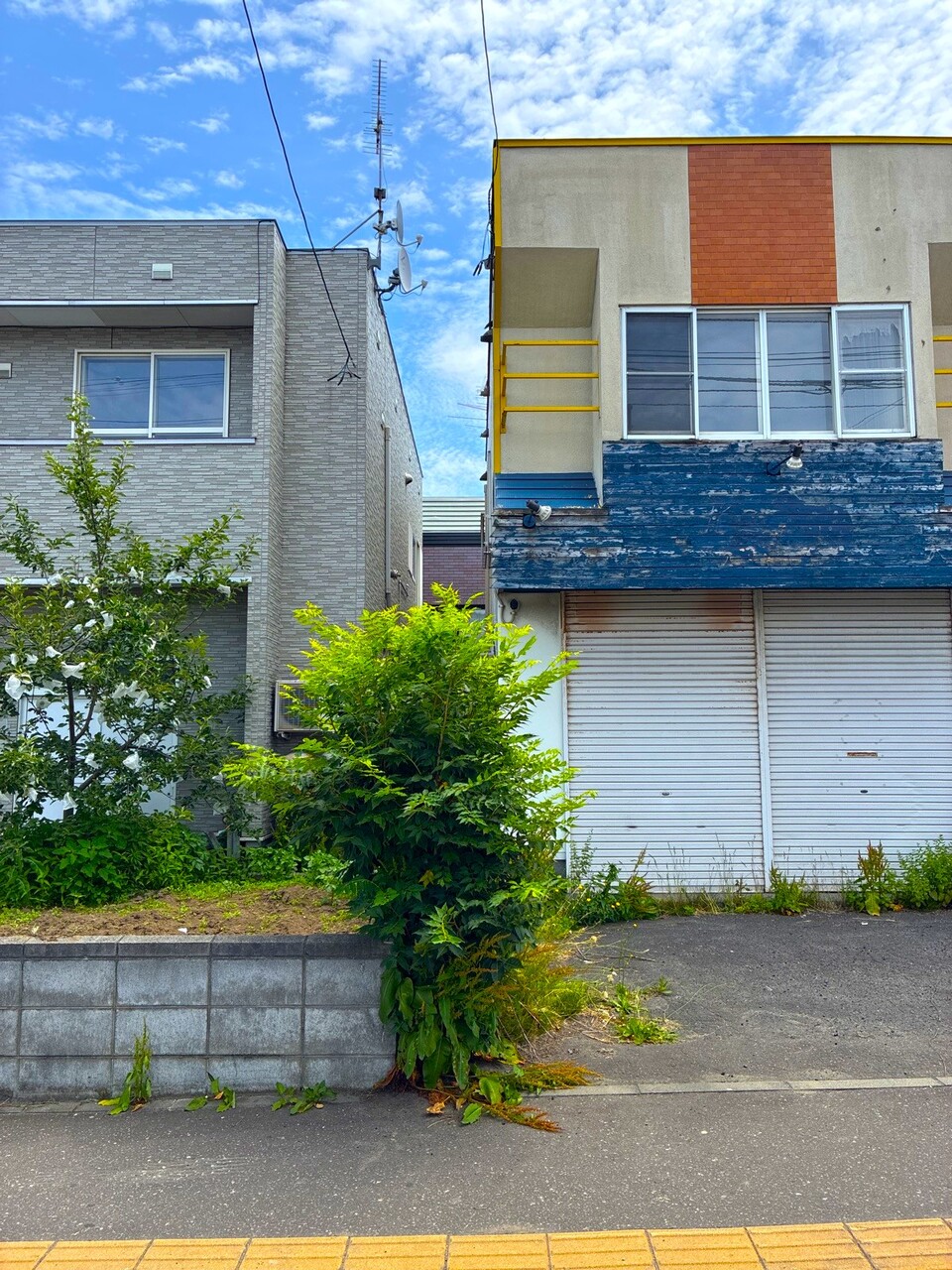 北東側隣地境界線