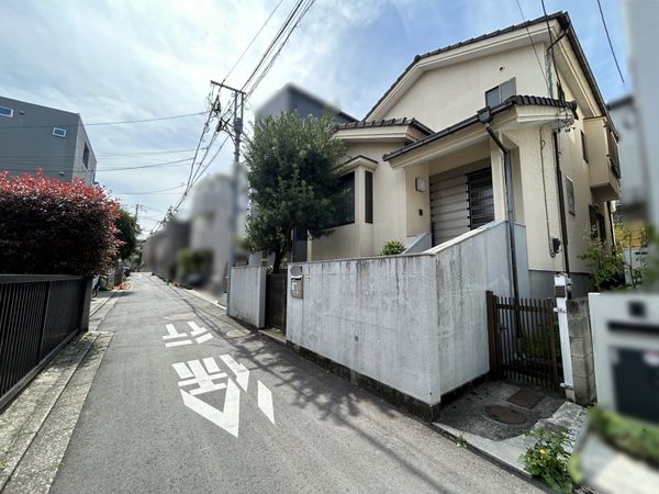 前面道路含む外観