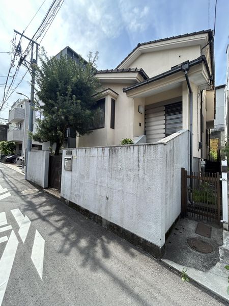 前面道路含む外観