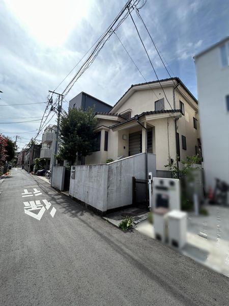 前面道路含む外観