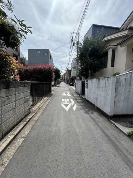 前面道路含む外観