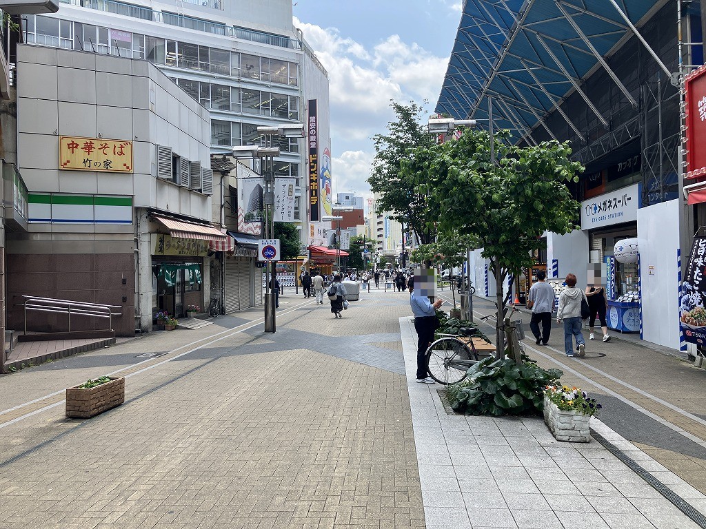【前面道路含む現地】平坦地エリアのため、徒歩や自転車での移動もスムーズです。現地にて交通量や周辺環境など、実際にお確かめください。