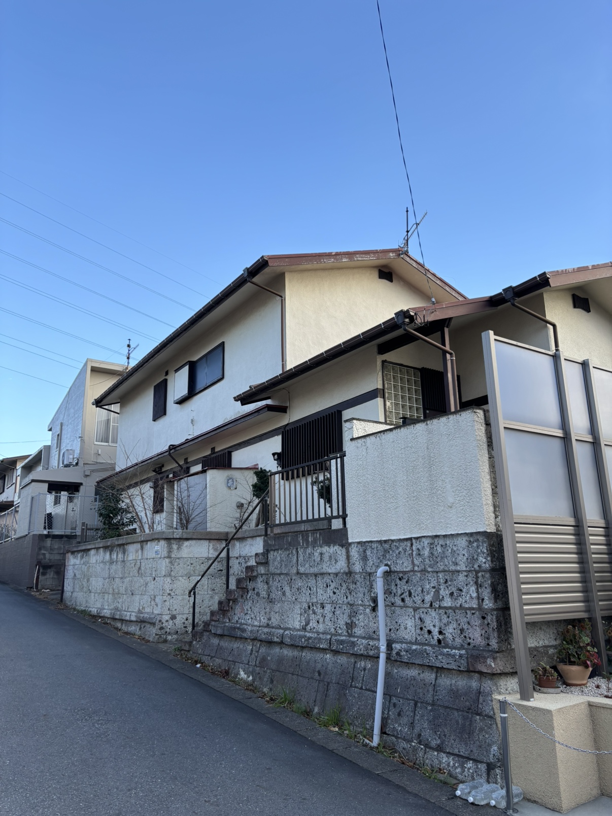 【現地写真】第一種低層住居専用地域内に位置し、閑静で緑豊かな環境です。
