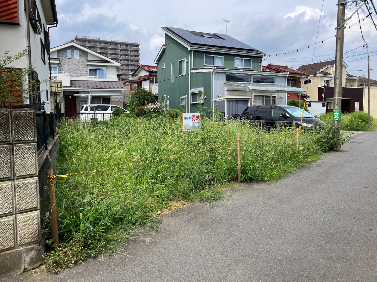 【茅ヶ崎市西久保】「西久保」バス停まで徒歩5分、JR東海道本線「茅ヶ崎」駅までバス乗車12分。バスを利用し、2沿線2駅利用可能で、通勤や通学に便利な立地です。