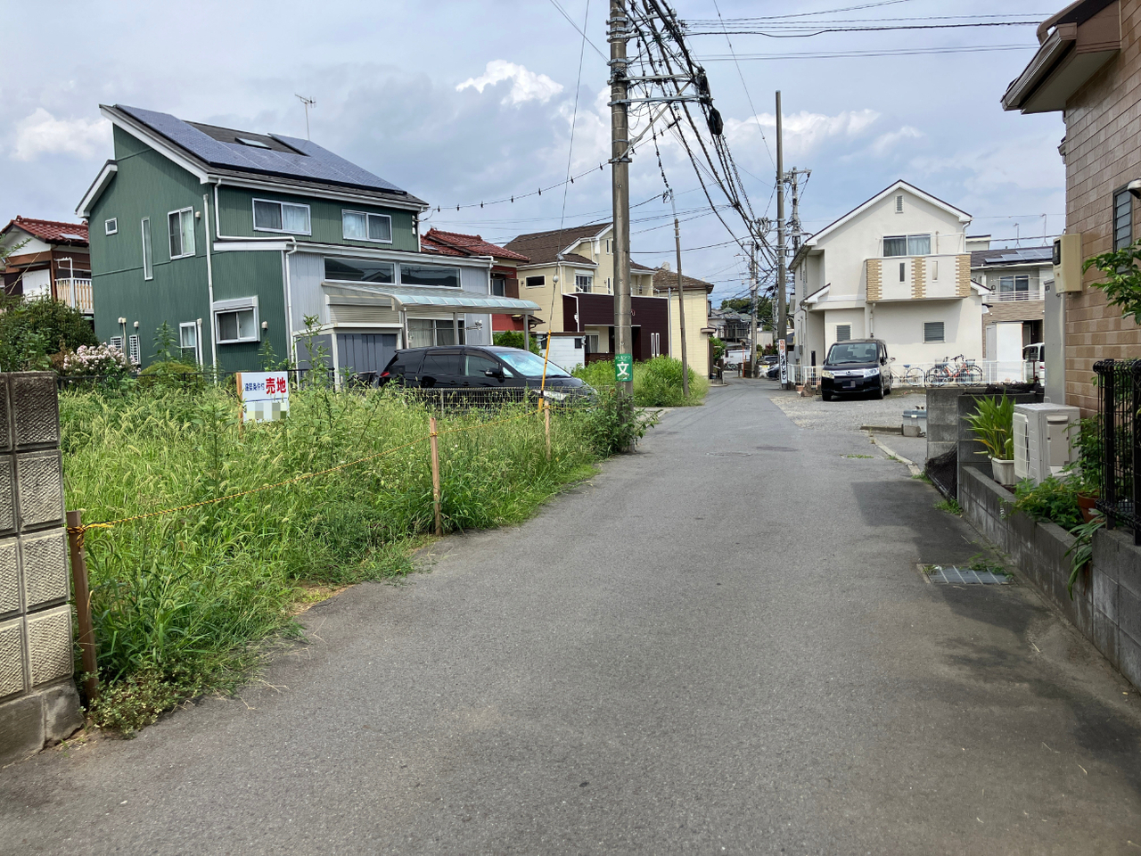 【前面道路含む現地】建築条件付き売土地なので、土地の購入から建築までがスムーズです。参考プランもございますので、お気軽にご相談ください。