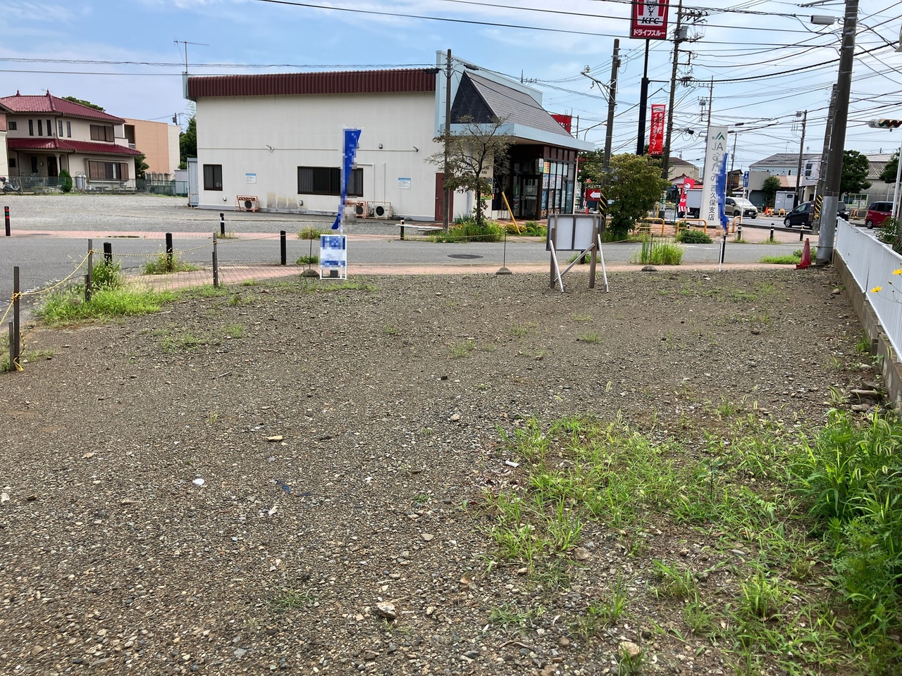 【現地土地写真】南東角地につき、陽光が長い時間注ぎます。現地にて、実際の採光状況や前面道路の交通量、周辺環境などをご確認ください。
