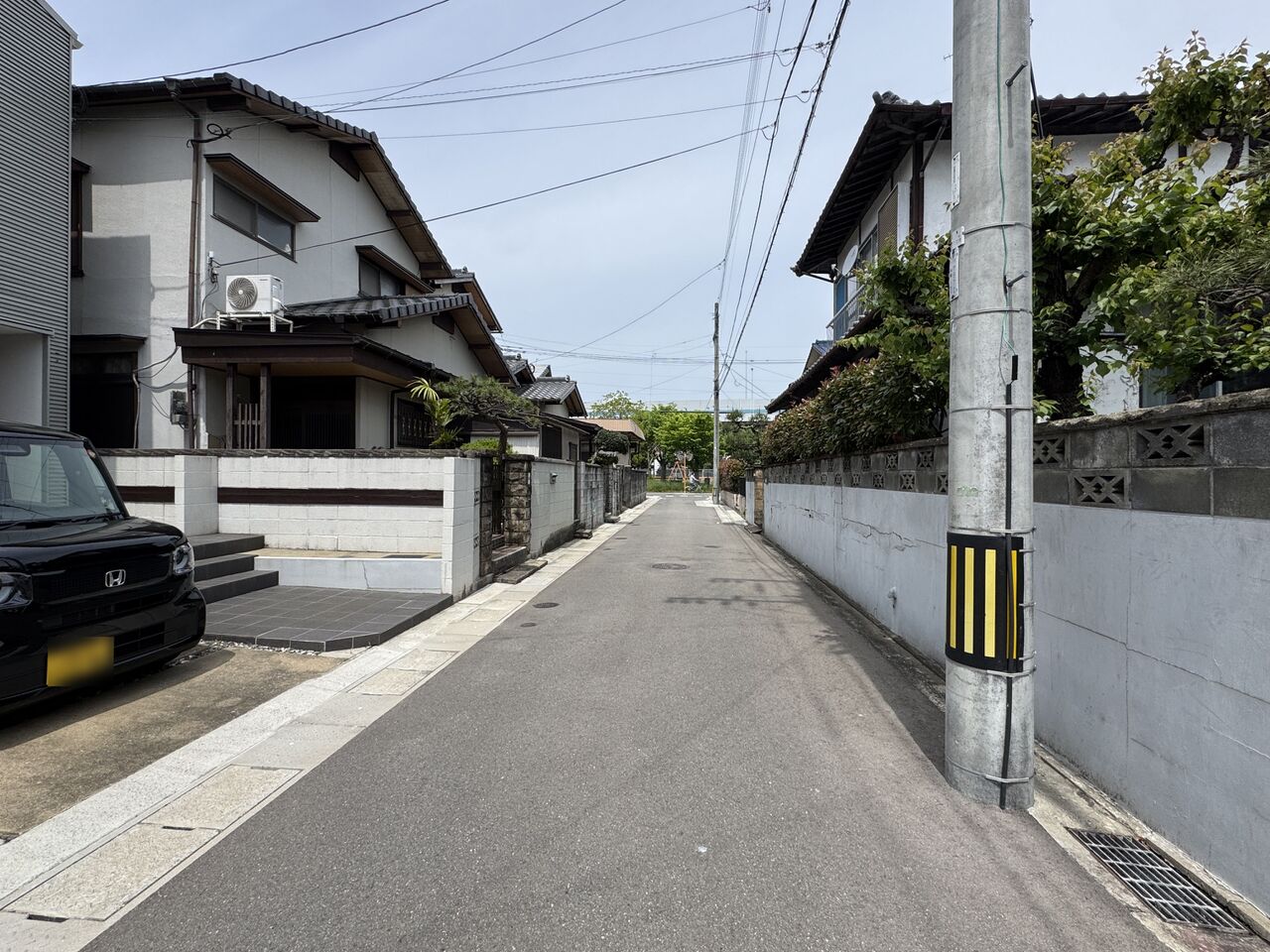前面道路は約4.6ｍ（北東側）です。