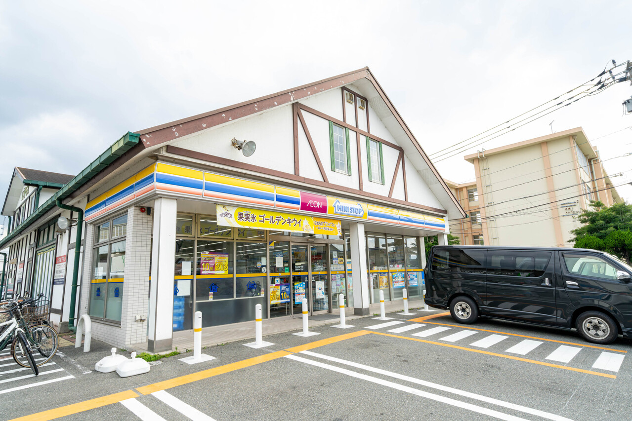 ミニストップ愛宕4丁目店まで徒歩約6分（約480ｍ）
