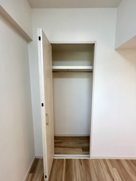 約6.2帖の洋室(2)にはクローゼット付き