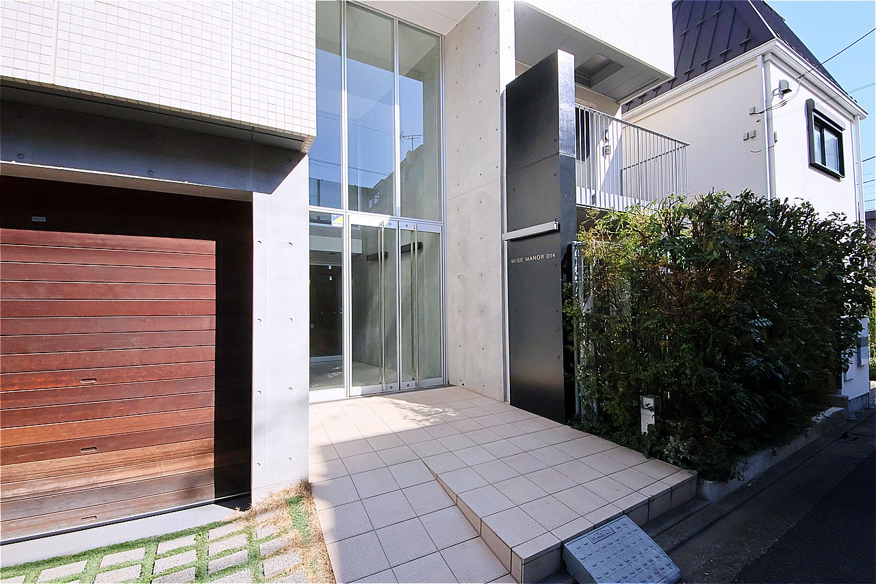 大切なペットと一緒に暮らせるマンション(規約による制限有)。遮音性に優れた二重床・二重天井が採用されており、静かで落ち着いた暮らしが叶いそうです。