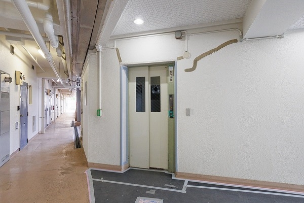 エレベーターは１基ございます