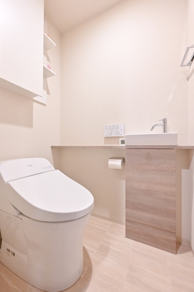 温水洗浄暖房便座機能付きです。