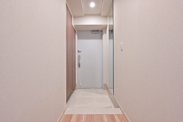 トールタイプのシューズクローゼットを採用しています。