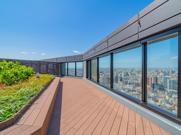 開放感あふれるスカイテラスからは、東京タワー、富士山が望めます。