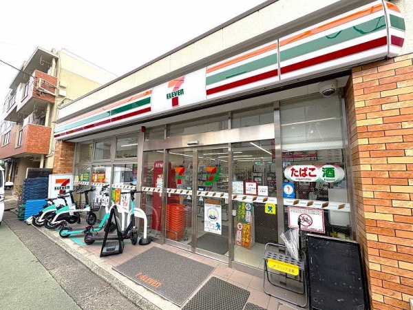 セブンイレブン目黒緑ヶ丘駅前店まで徒歩12分（約900m）