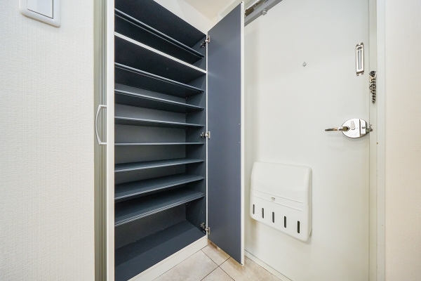 ゆとりある玄関収納