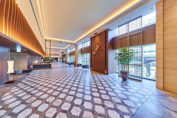 広々と開放感のある共用ロビー（2階部分）