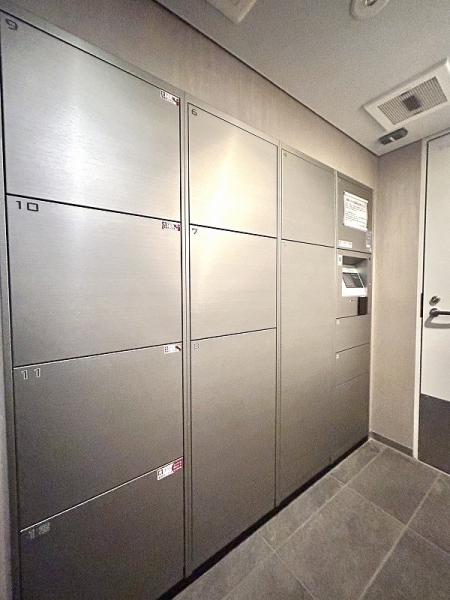 不在時でも荷物を受け取ることができる宅配ボックス