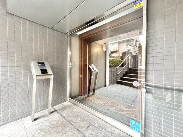 モニタ付きのオートロックマンションです。