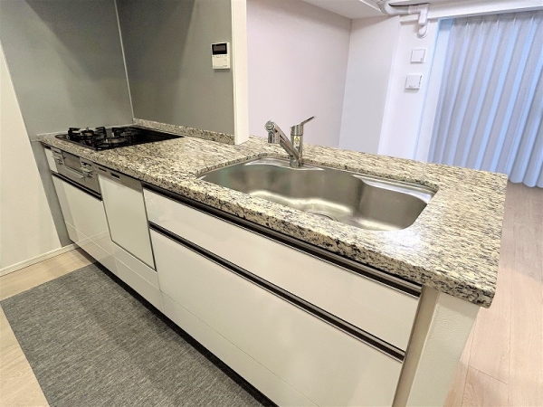 食器洗い乾燥機付きカウンターキッチン（家具消去のCG加工済みです）