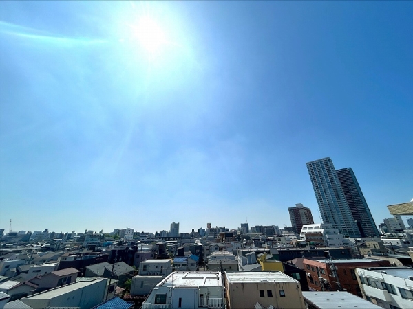 南向きバルコニーからの眺望です。