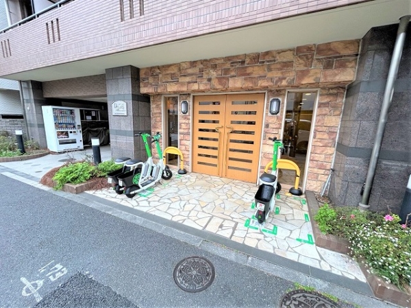 メインエントランスアプローチ