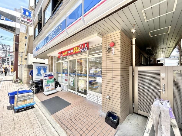 「ローソン　幡ヶ谷2丁目店」まで徒歩3分（約220ｍ）