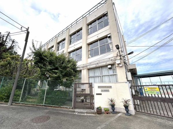 大田区立馬込東中学校まで徒歩4分(約300ｍ)