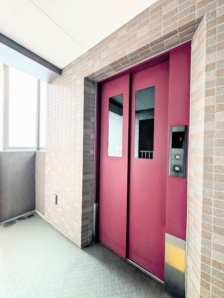 共用エレベーター
