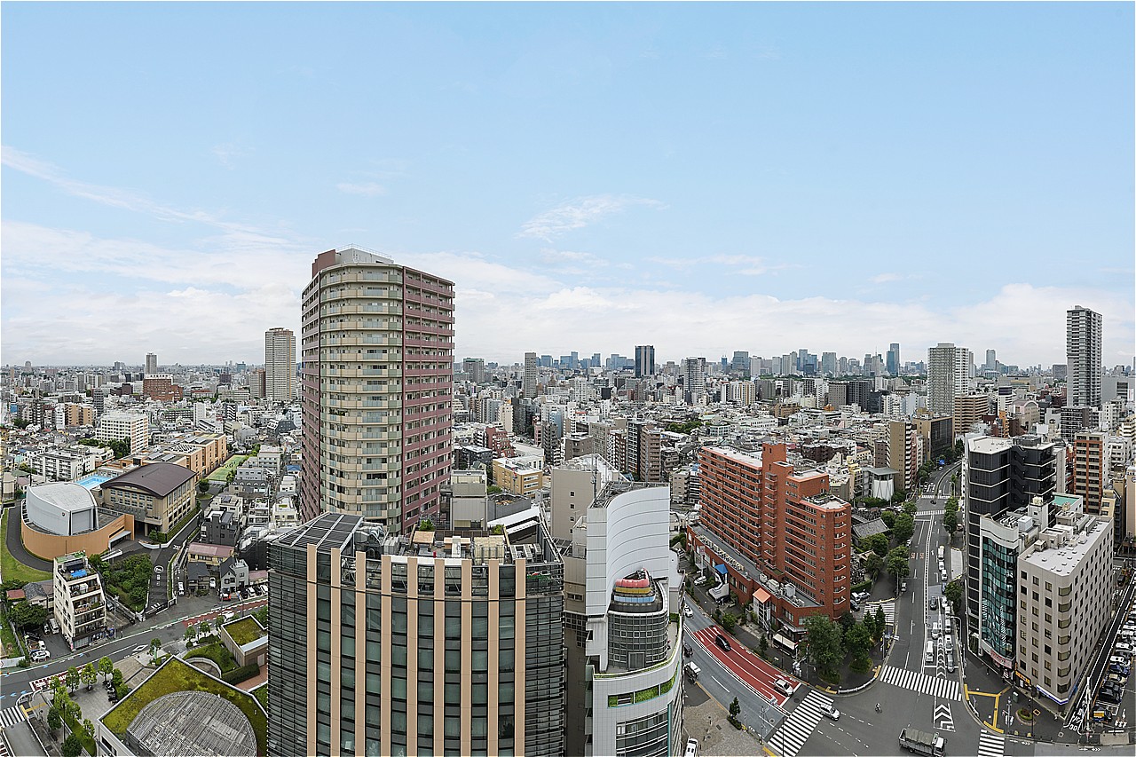 22階部分からの眺望です。目の前に視界を遮る高い建物がなく開放感があります。晴れた日には、都会的な街並みを楽しめます。※眺望は将来にわたって保証するものではありません。