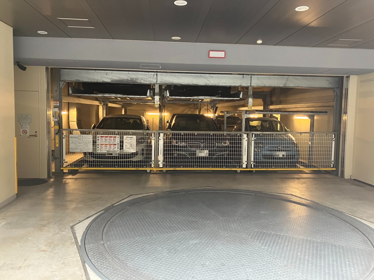 敷地内に機械式駐車場が設けられています。空き状況はお問合せください。