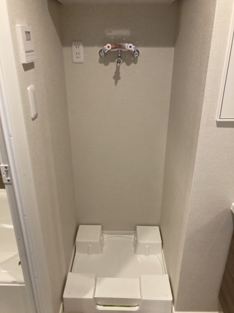 防水パンが設置されています。設置可能な洗濯機のサイズは、現地でご確認ください。