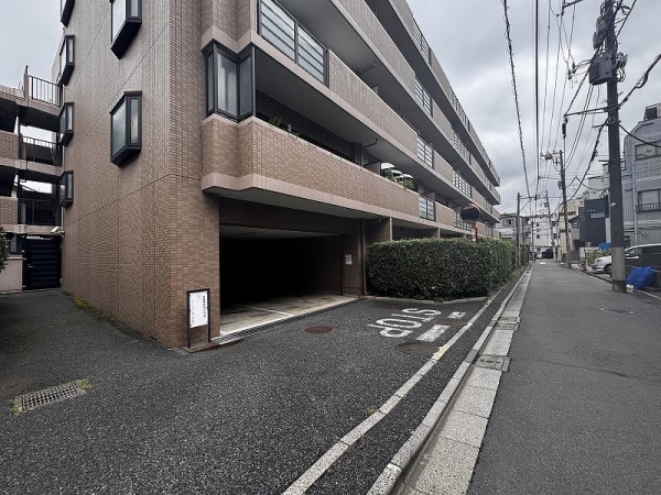 駐車場入り口