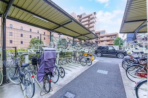 敷地内屋根付き駐輪場