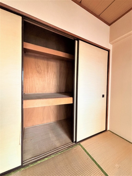 収納力豊富な押入れ。
