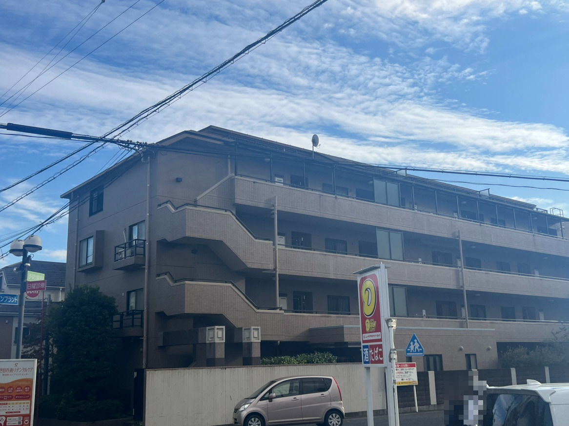 オートロック・TVモニター付きインターホンが備わっています。セキュリティ面にも配慮されたマンションです。大切なペットと暮らせます(細則あり)。