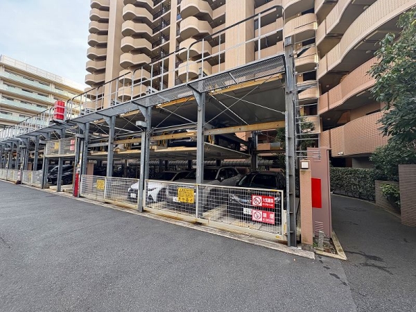 敷地内機械式駐車場