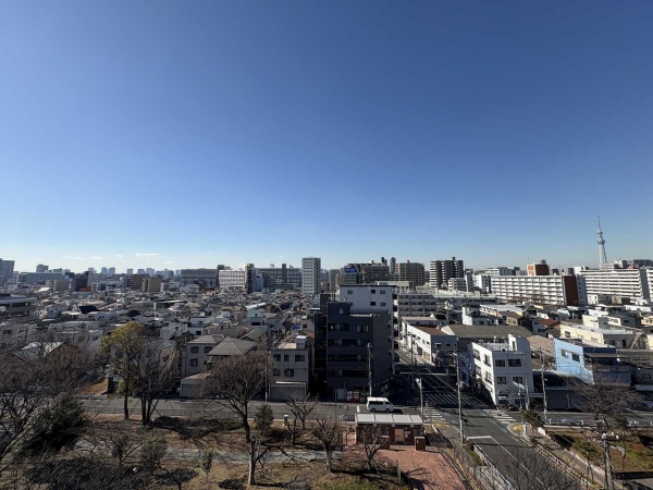 スカイツリーが望める西側バルコニー