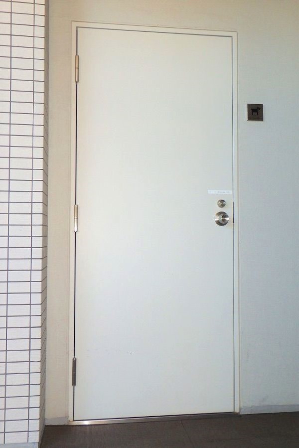 【グルーミングルーム】ペットのケアに利用できる、グルーミングルームが設けられています。日々のお手入れを快適に行えるスペースです。