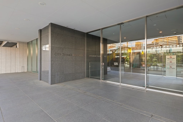 前面道路からのアプローチ