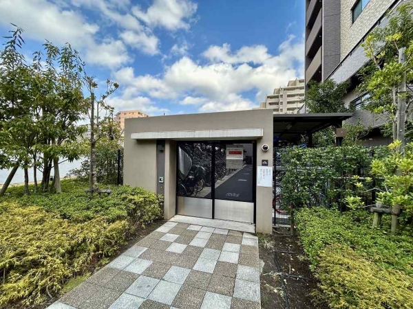 自転車用サブエントランス