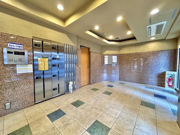 不在時でも荷物を受け取れる、便利な宅配ボックスを配備